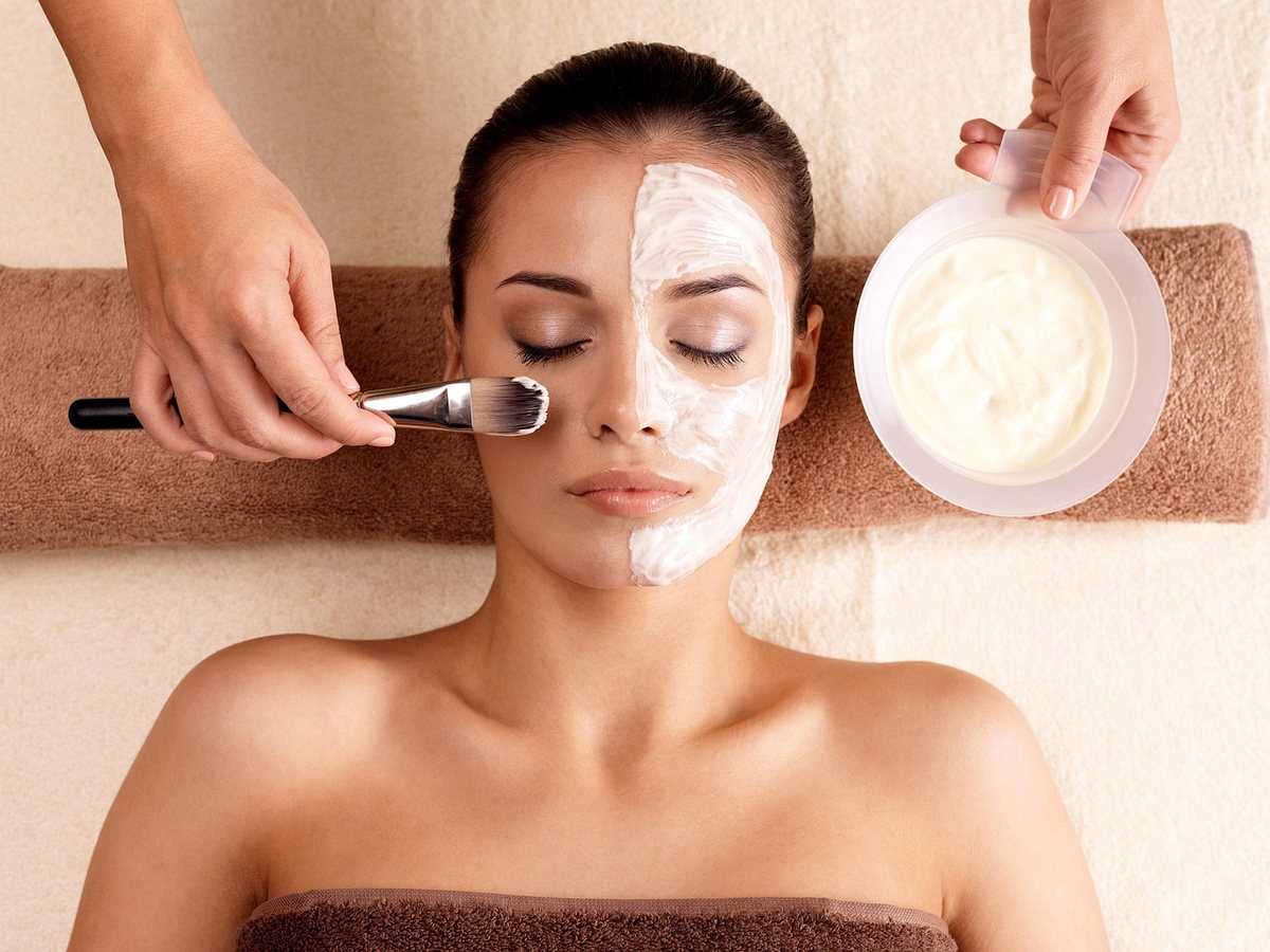 Soin du visage relaxant aux huiles aromatiques
